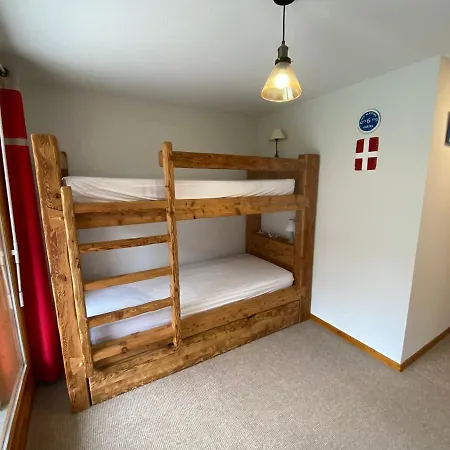Spacieux De 3 Pieces Avec Grande Terrasse Et Acces Direct Aux Pistes A - Fr-1-692-53