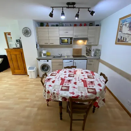 Spacieux De 3 Pieces Avec Grande Terrasse Et Acces Direct Aux Pistes A - Fr-1-692-53 Apartment *